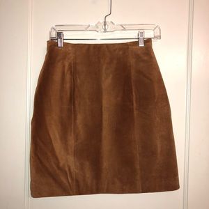 Wilsons leather (size 8) genuine tan suede mini